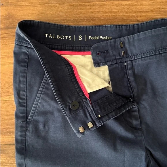 Talbots Navy Pedal Pusher Pants with Bottom Detail. Size 8 - Picture 4 of 5